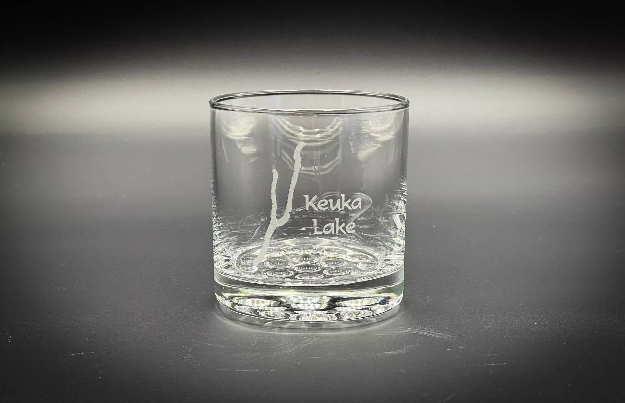 Keuka Lake New York 10.25 oz Etched Knob Rocks Glass: KNOB BOTTOM